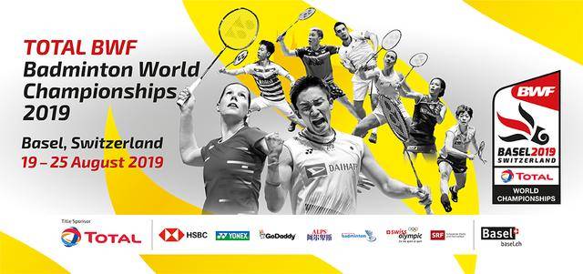 和专家们持 和专家们持